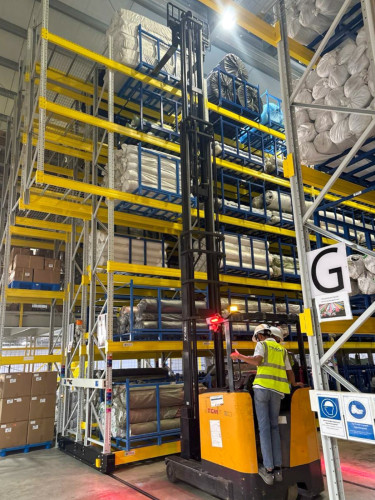 Reach Truck សម្រាប់ជួល
