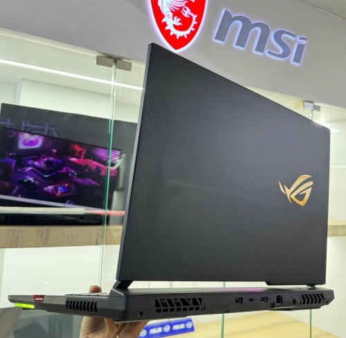 ROG Scar17/Ryzen9-5900H/16GB/M.2 512GB/RTX3070(8G)/17.3”(300hz)/RGB Light