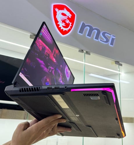 ROG Scar17/Ryzen9-5900H/16GB/M.2 512GB/RTX3070(8G)/17.3”(300hz)/RGB Light