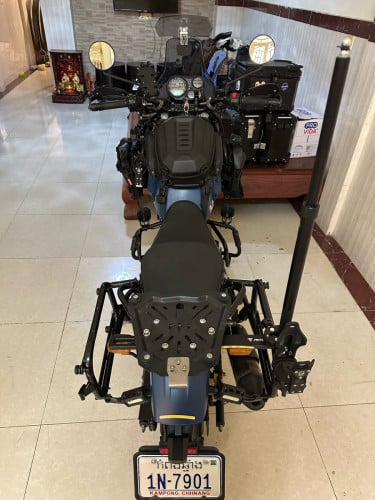 Royal Enfield Himalayan 411 ឆ្នាំផលិត 2023 ពណ៌ខៀវ