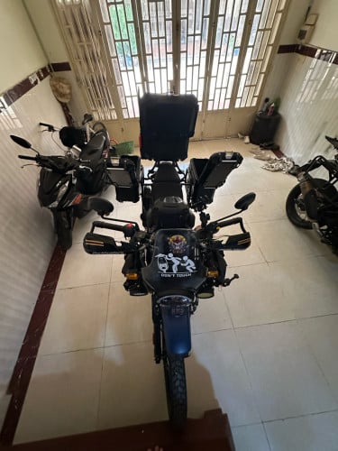 Royal Enfield Himalayan 411 ឆ្នាំផលិត 2023 ពណ៌ខៀវ