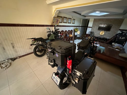Royal Enfield Himalayan 411 ឆ្នាំផលិត 2023 ពណ៌ខៀវ