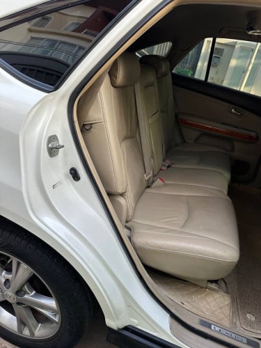 Rx330 ឆ្នាំ2004 ពាក់កណ្តាលFull ខាងក្នុងពណ៍លឿង ឡាននាក់ជិះផ្ទាល់