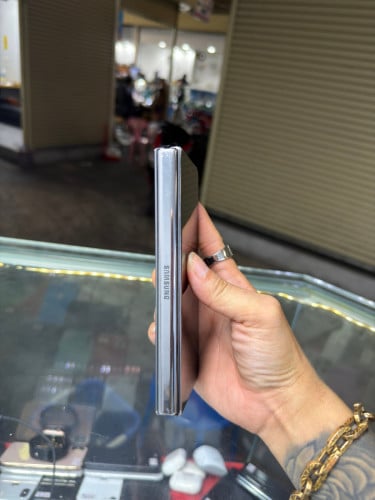 Samsung Fold 4 ក្រុមហ៊ុន សុីម២ Ram12GB HD256GB Phone Condition 95% , អុច&ឆ្នូតអេក្រង់ក្នុង