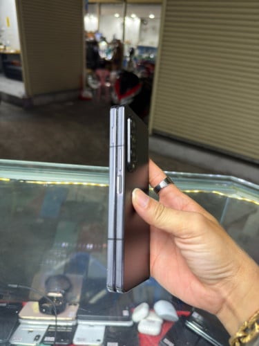 Samsung Fold 4 ក្រុមហ៊ុន សុីម២ Ram12GB HD256GB Phone Condition 95% , អុច&ឆ្នូតអេក្រង់ក្នុង