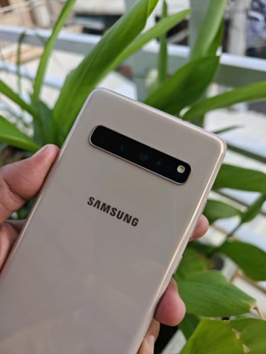 Samsung S10 5G 8g/256g_Korea(វៃដូរបាន)👉$145