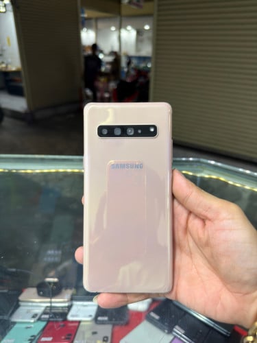 Samsung S10 5G Korea , Ram8GB HD256GB Phone Condition 90% , ដានអេក្រង់បន្តិច,  ម៉ាស៊ីនហ្ស៊ីន