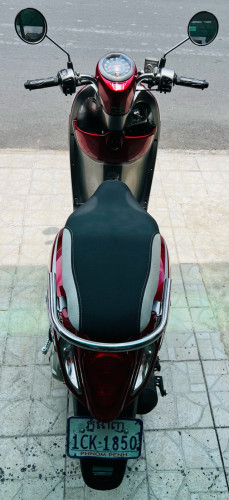 Scoopy ឆ្នាំ 2013 លក់តលៃពិសេស