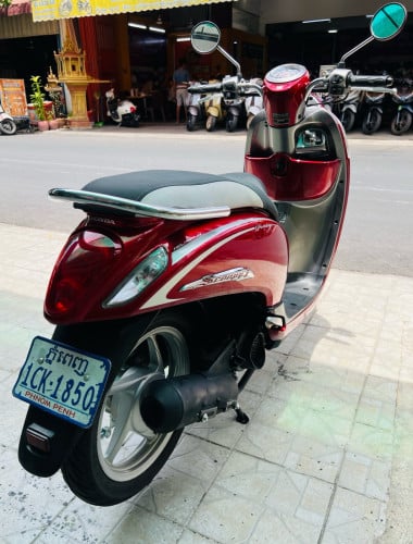 Scoopy ឆ្នាំ 2013 លក់តលៃពិសេស