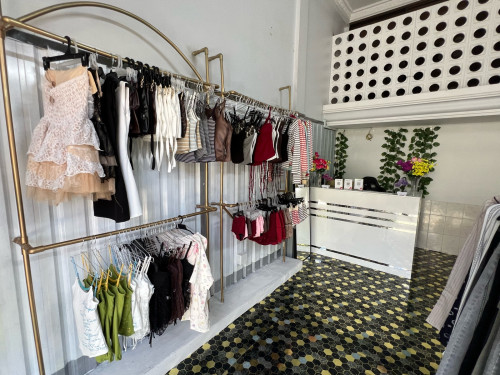 Shop and house for Rent