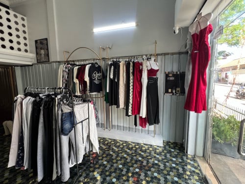 Shop and house for Rent