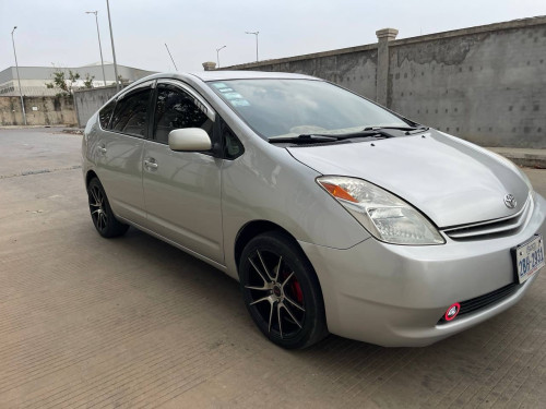 Today Prius ឆ្នាំ2005 ពាក់កណ្ដាល​ហ្វូល​ អាគុយ015មួយធុង​ជិះអេមសុីសាំងតិនណាស់
