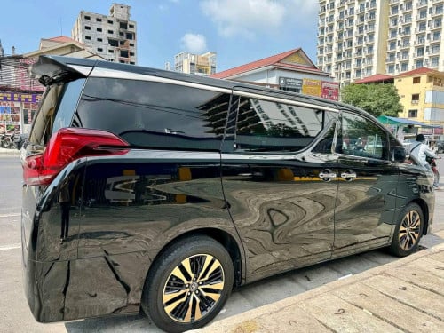 Toyota Alphard 2020 V6 Russian