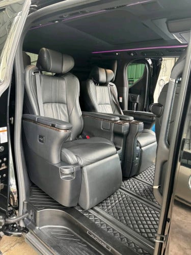 Toyota Alphard 2020 V6 Russian