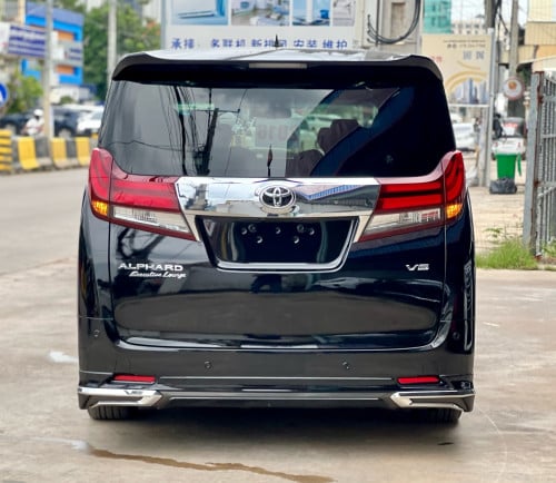 Toyota Alphard Executive Lounge