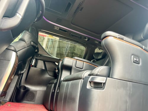 Toyota Alphard Executive Lounge