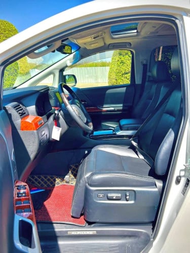 Toyota Alphard hybrid 2012 full option