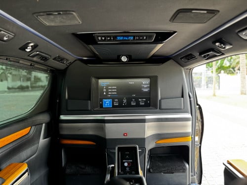 Toyota Alphard Royal Lounge 2018 Black LM Upgrade VIP Rental