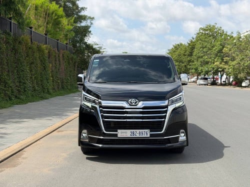 Toyota Granvia 2023 មួយទឹកស្អាត98%