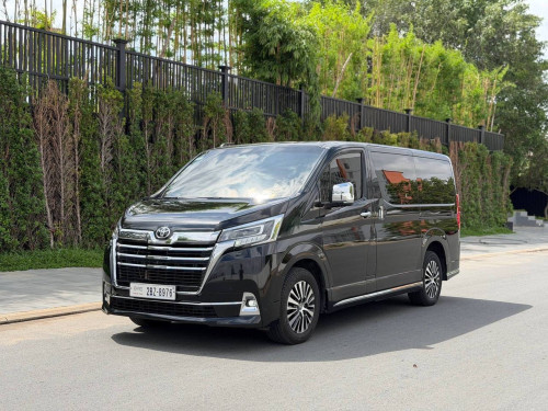 Toyota Granvia 2023 មួយទឹកស្អាត98%