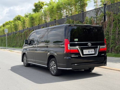 Toyota Granvia 2023 មួយទឹកស្អាត98%