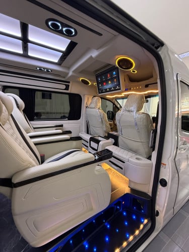 Toyota Hiace 2023 vip9set