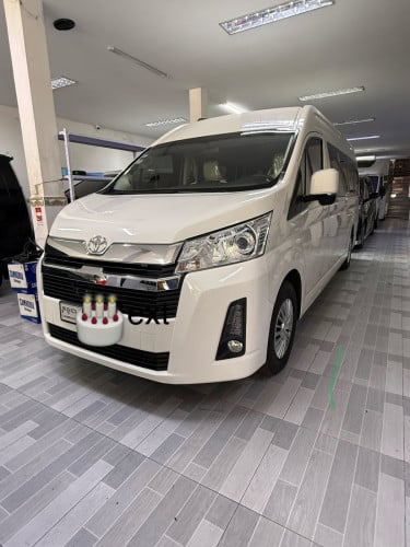 Toyota Hiace 2023 vip9set