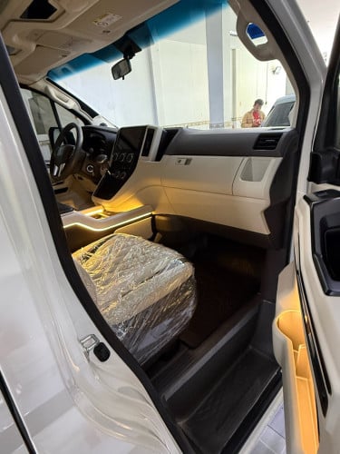 Toyota Hiace 2023 vip9set