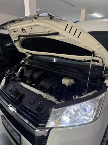 Toyota Hiace 2023 vip9set