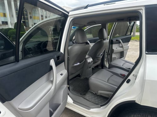Toyota Highlander បួនម៉ាសុីន ឆ្នាំ2010 ម្ចាស់ដើម