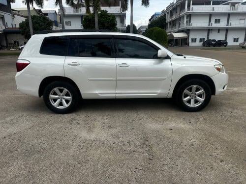 Toyota Highlander បួនម៉ាសុីន ឆ្នាំ2010 ម្ចាស់ដើម