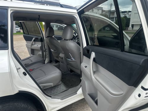 Toyota Highlander បួនម៉ាសុីន ឆ្នាំ2010 ម្ចាស់ដើម