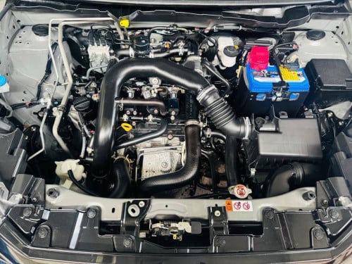 TOYOTA RAIZE ឆ្នាំ2023 ធានាឡានទឹកថ្នាំហ្សុីនមួយជុំធានាឡានឆ្វេងហ្សុីនចូលតាមក្រុមហ៊ុន