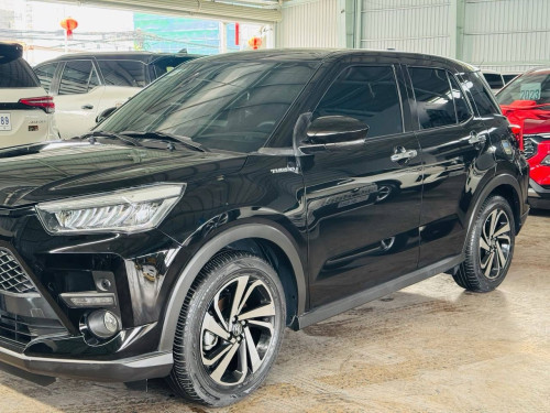 TOYOTA RAIZE ឆ្នាំ2023 ធានាឡានទឹកថ្នាំហ្សុីនមួយជុំធានាឡានឆ្វេងហ្សុីនចូលតាមក្រុមហ៊ុន