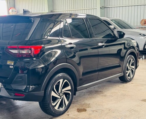 Toyota Raize 2023ចូលតាមក្រុមហ៊ុនToyota ថ្នាំសុីន100%