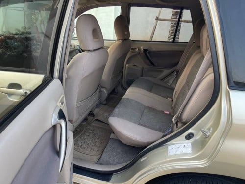 Toyota RAV4 ឆ្នាំ2002 ប៉ុងមួយ​ ម៉ាសុីនប្រអប់លេខរត់ស្រួល