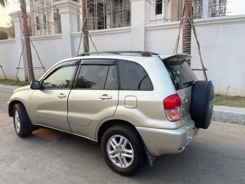 Toyota RAV4 ឆ្នាំ2002 ប៉ុងមួយ​ ម៉ាសុីនប្រអប់លេខរត់ស្រួល