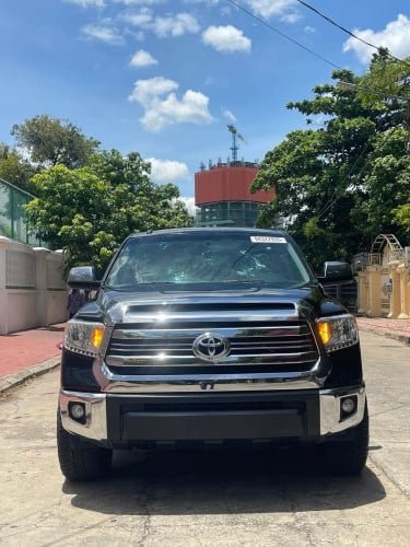 Toyota Tundra ឆ្នាំ2015 ប៉ុង2 ក្រដាសពន្ធ ធានាឡានស្អាត