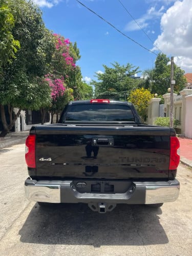 Toyota Tundra ឆ្នាំ2015 ប៉ុង2 ក្រដាសពន្ធ ធានាឡានស្អាត
