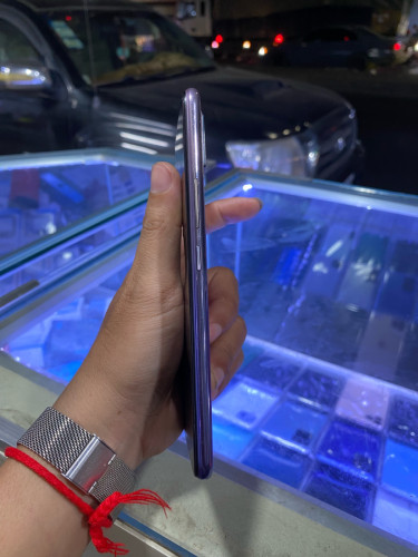 Vivo V20 ក្រុមហ៊ុន Ram 8G / 128G ស្អាត98%