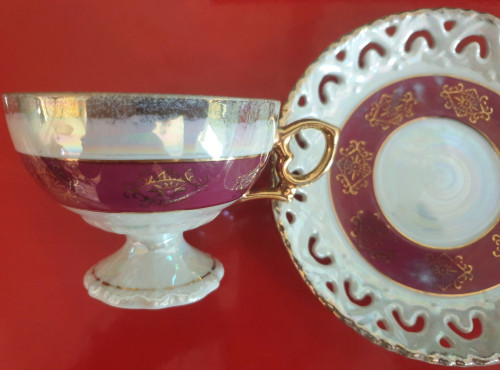 YAMATAKE vintage porcelain Footed tea/coffee Cup & Saucer-red rust with gold bands pattern