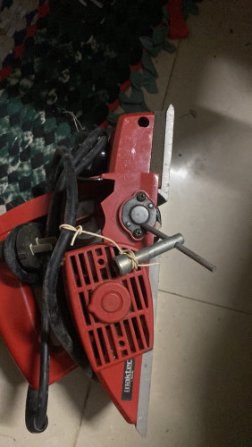 ម៉ាសុីនឈូសឈេី