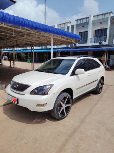 ឡានជួលនៅក្រុងបាវិត(木牌出租车）