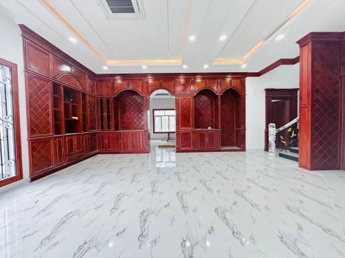 វិឡាទោលសំរាប់លក់បន្ទាន់ខ្លាំង នៅអ័រគីដេរជ្រោយចង្វា