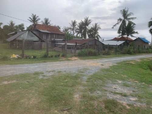 ដីលក់
