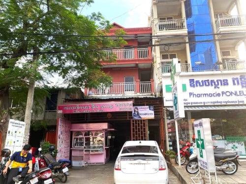 ផ្ទះអាជីវកម្ម នៅទល់មុខពេទ្យលោកសង្ឃ