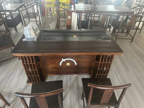 តុតែ