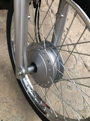 ម៉ូតូស្អាតខ្ចីសារណុំ