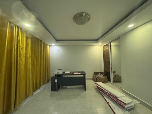 ផ្ទះអាជីវកម្មសម្រាប់លក់ នៅក្រុងតា