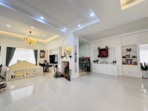 ផ្ទះវីឡាទោលកែង លក់បន្ទាន់ ដីធំ សង្កាត់គោកឃ្លាង ខណ្ឌសែនសុខ រាជធានីភ្នំពេញ